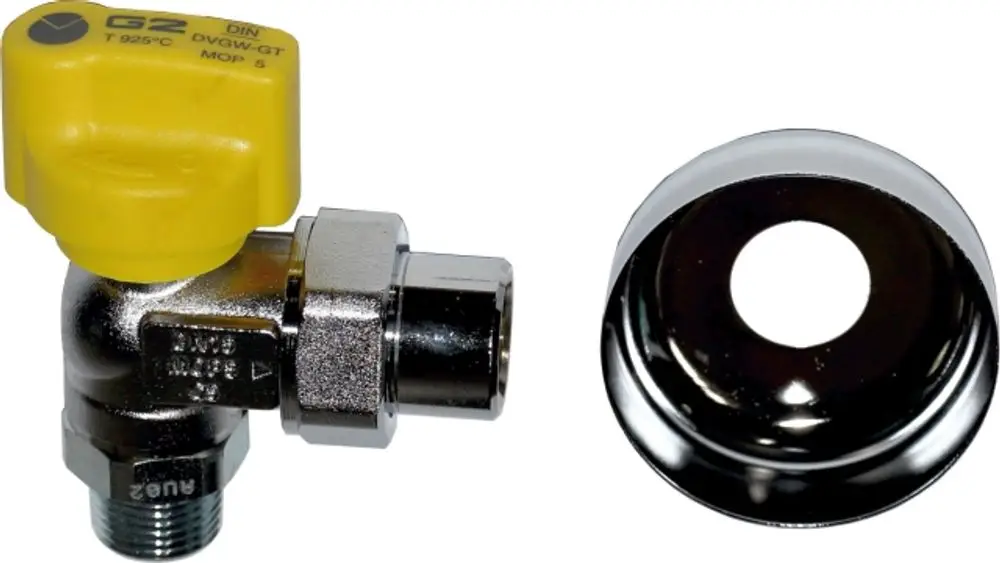 Gaskugelhahn in Eckform mit gelber Betätigung und verchromter Oberfläche, daneben eine runde Chromblende. Produkt von Wolf.